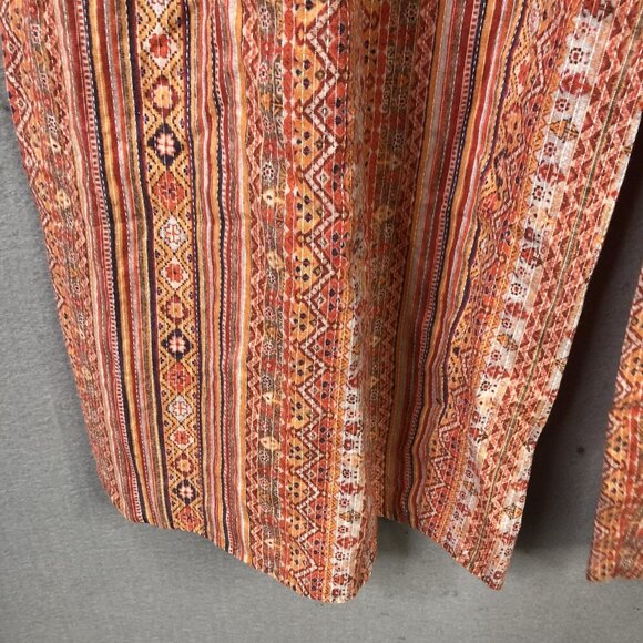 Elegant Wide-Leg Striped Pants - Picture 10 of 16